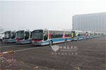 济南示范运营的新能源公交车
