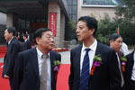 中通客车总经理孙庆民与中国道路运输协会孔卫国常务副会长亲切交谈