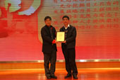 2011年度客车行业最佳雇主获奖企业代表领奖