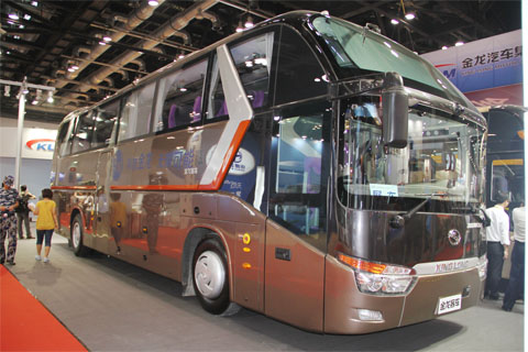 装配康明斯ISM发动机的“龙威”系列12米车型XMQ6129Y5