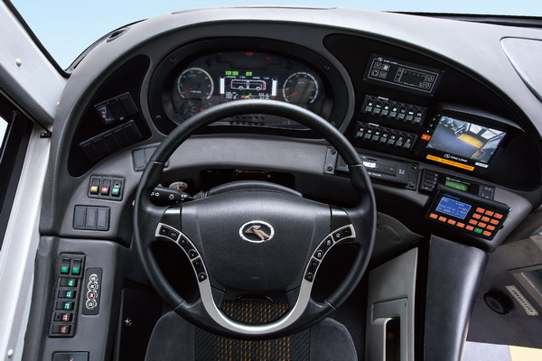 金龙客车XMQ6106混合动力客车