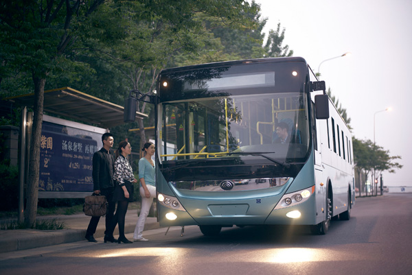 越来越多的人乘坐宇通客车
