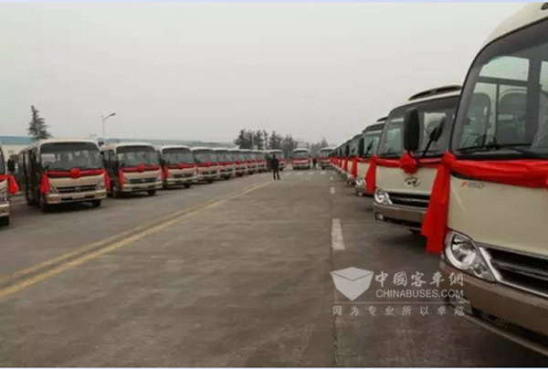 25辆四川现代康恩迪服务东方航空