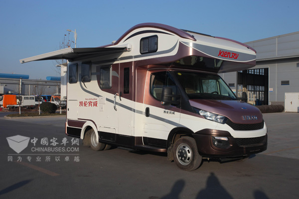 豪华休闲房车，宇通与依维柯强强牵手