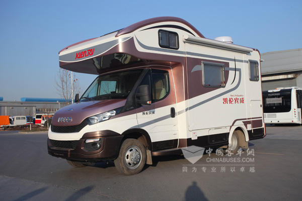 整车线条流畅自然，极具动感