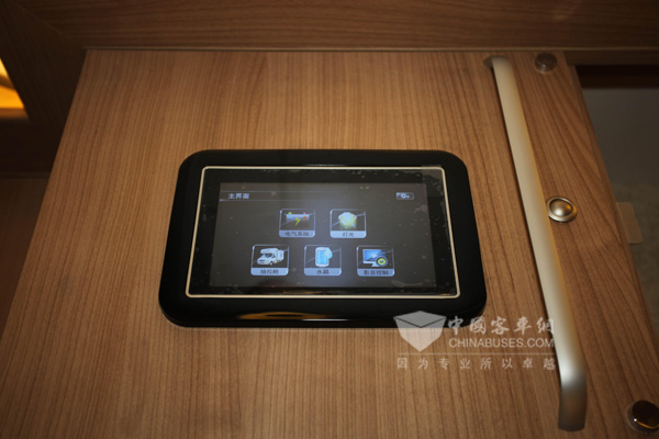 车内搭载的整车集中触屏控制系统