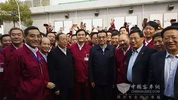 大手笔嗨翻天 安凯客车纽约时代广场贺新春