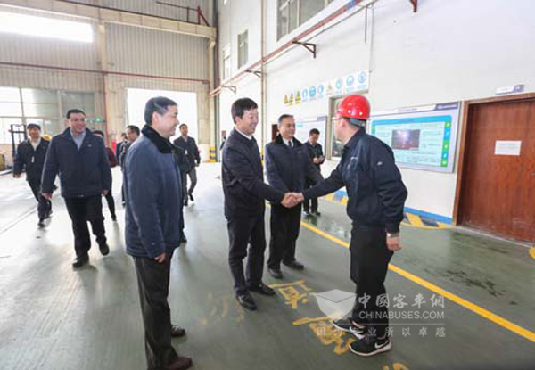 新年开工公司领导深入一线拜年慰问