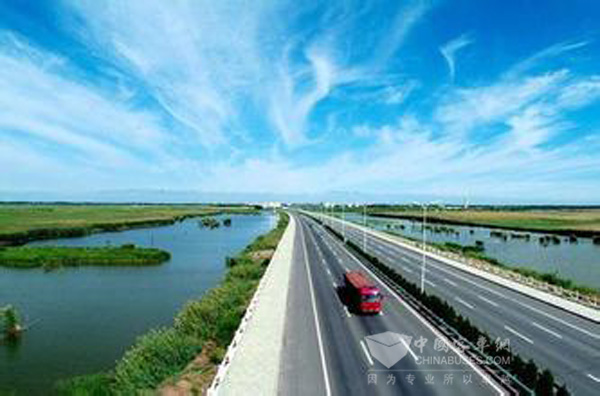 杨传堂:公路建设等将向中西部倾斜