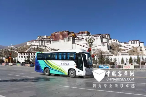 福田欧辉155台高端旅游客车登顶世界屋脊再创新高
