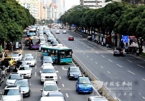 福州20多路公交线路 将实行左转跳站和分站停靠