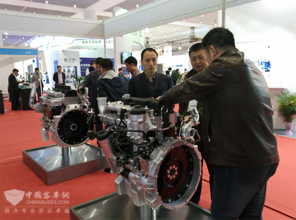 中国重汽曼技术发动机亮相天津客车展