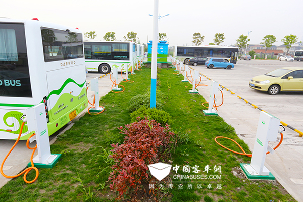 “十三五”福建将新增9万-12万个电动汽车充电桩