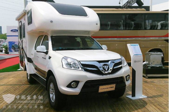 房车车展竞艳 “车里乾坤”各不同