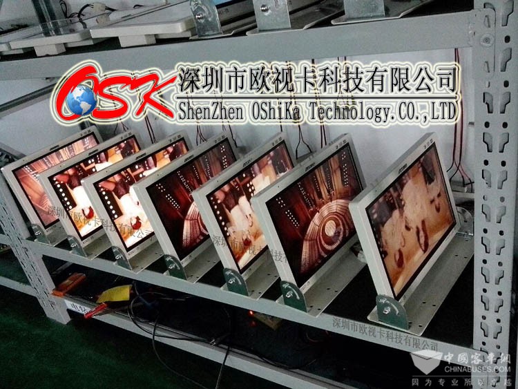 车载显示器老化架车间图