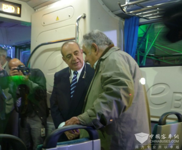 总统力推电动公交  比亚迪受哪国最高礼遇