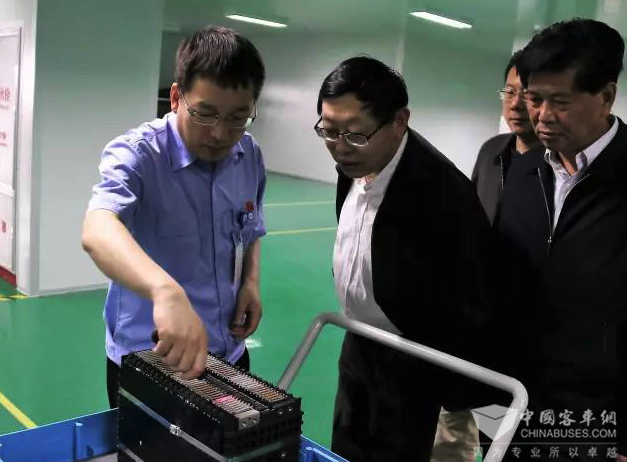 国家发改委经济与国防协调发展司王树年司长莅临中航锂电考察指导