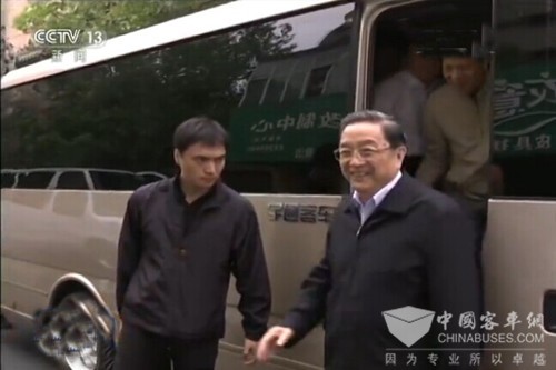 T7再显“国车范儿”    俞正声河南调研选乘宇通客车
