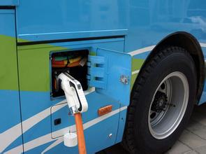 内蒙古：包头市新能源公交综合场站部分建成67个充电桩投入使用 