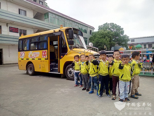 快乐六一，全国多地学童迎来安凯最好“礼物”