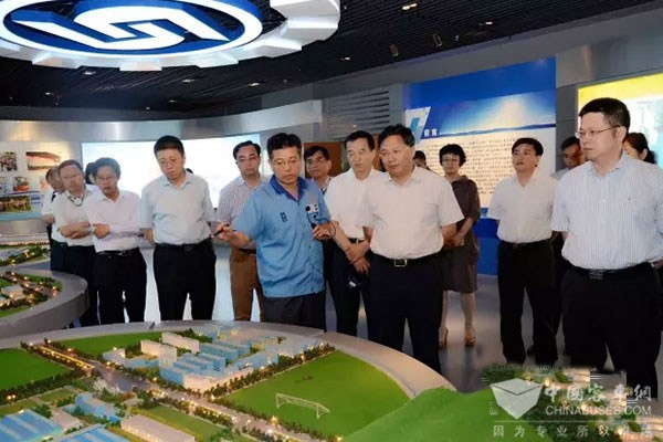 合肥市市委书记到法士特走访调研