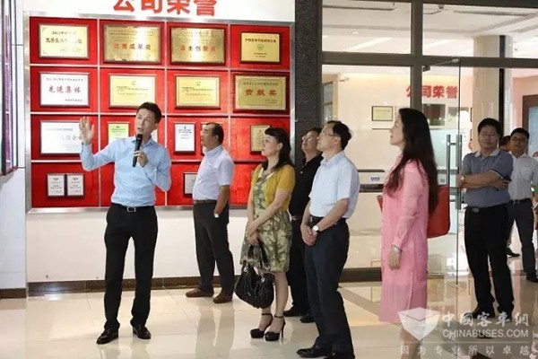 广西壮族自治区来宾市市长雷应敏一行莅临银隆新能源