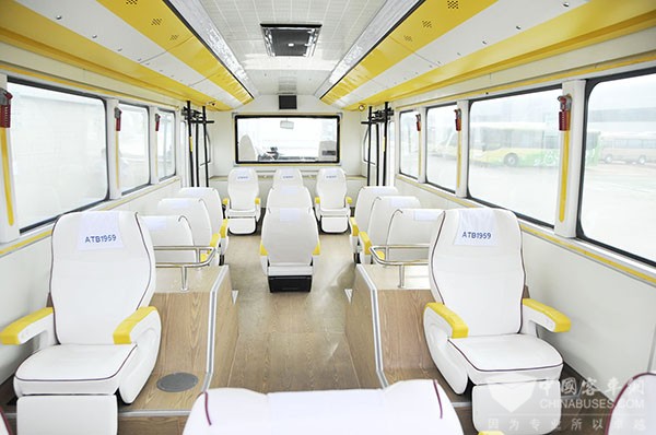 深圳五洲龙超豪华巴士已成阿拉伯VIP座驾