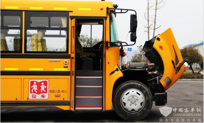 东风商用车 9.2米校车