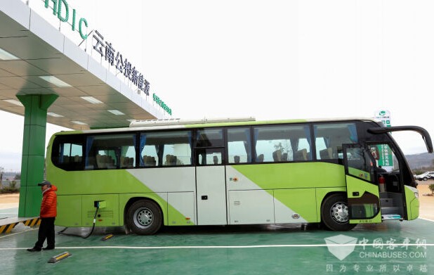 通车典礼现场试充福田欧辉新能源客车