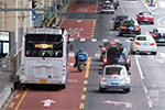公交先行上“轨道” 上海中运量公交试水大都市交通改革