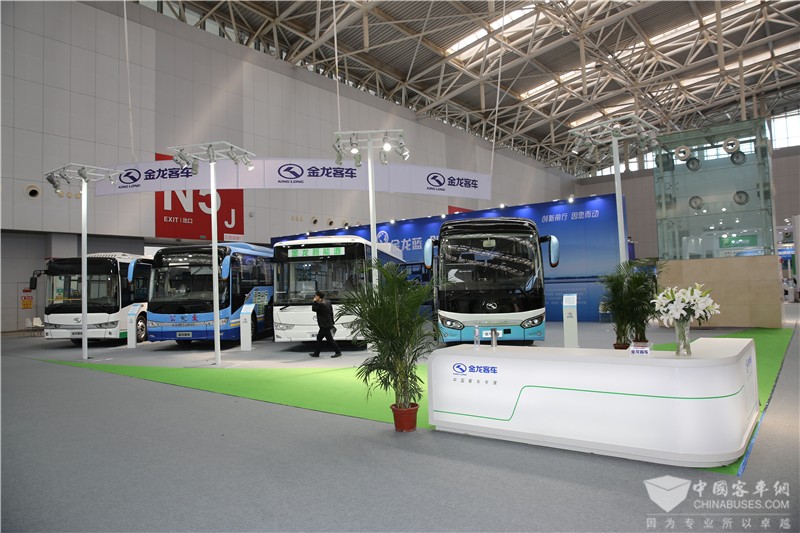 2017天津客车展：金龙客车展台