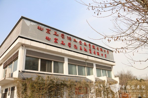 扬帆正当时，正荣与金旅D8共舞未来