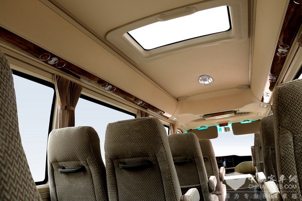 宝斯通K7，以“品质的名义”引燃上海车展“朋友圈”