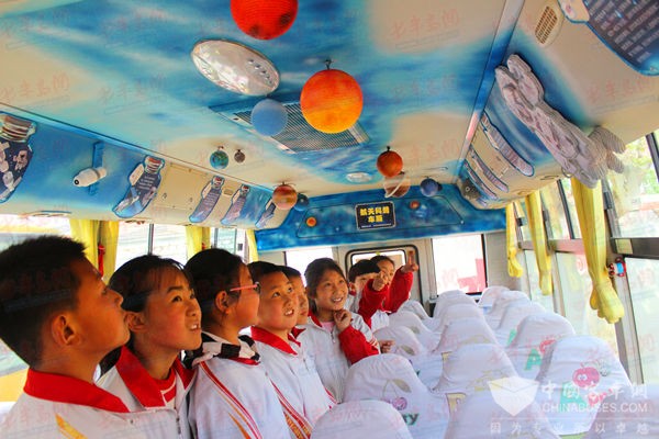 山东莱西：全国首批3D科普主题校车上线 打造第二课堂