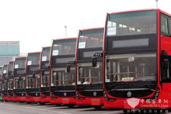 在北宫门遇上银隆车 十里春风不如你