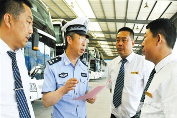河北唐山：交警六大队民警深入辖区客运公司开展宣传