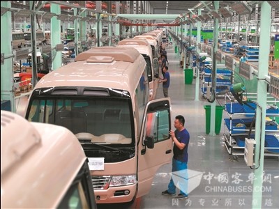 江苏陆地方舟投入1亿元，形成年产1万辆的能力