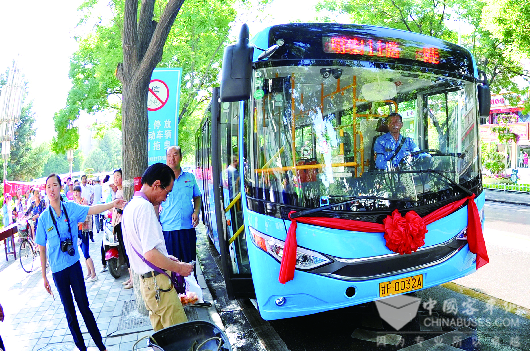甘肃：酒泉城区新能源公交车投运