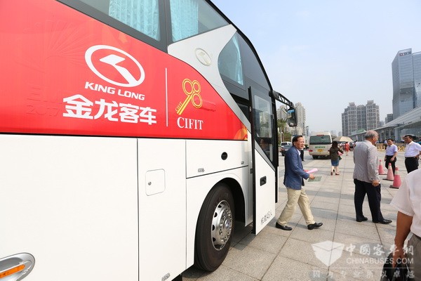 金龙客车厦洽会再展“金砖”服务
