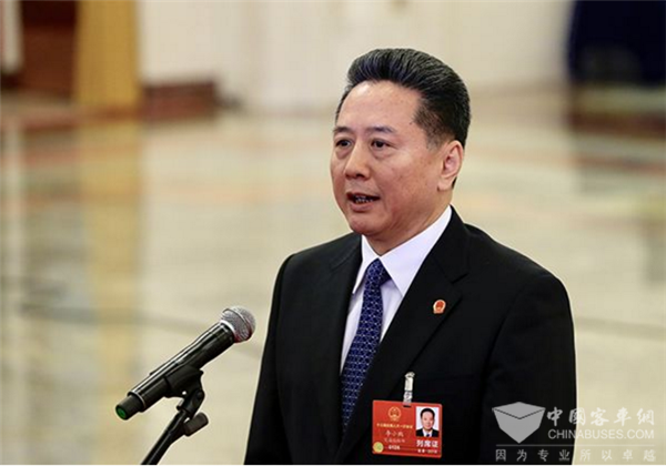 交通部长李小鹏：农村公路已通车总里程400万公里