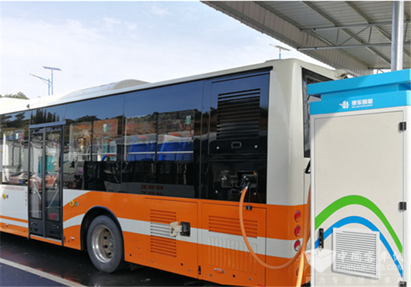 湖南永州：首批新能源汽车充电桩验收 