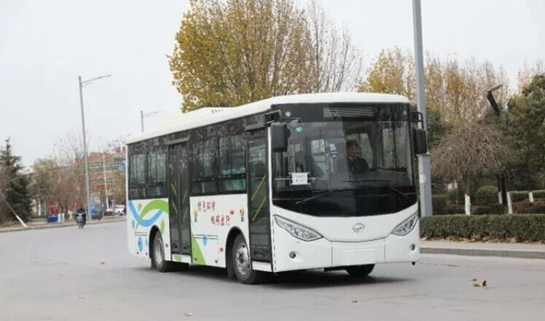 河南新乡：卫辉17路新能源公交正式开跑