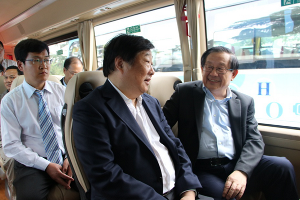 万钢副主席点赞 中通“氢”尽全力重新定义高端商务客车