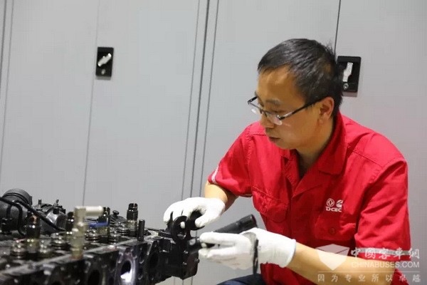 走进幕后看高品质发动机的“守护神”