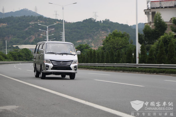 预算六万该选什么车，金旅新时代了解下