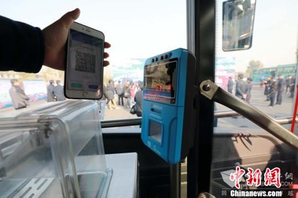 河北石家庄迎来“智慧公交”时代 今起可微信支付乘公交