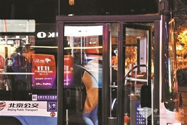 北京：公交将推“主动安全预警装置” 奖励安全驾驶司机