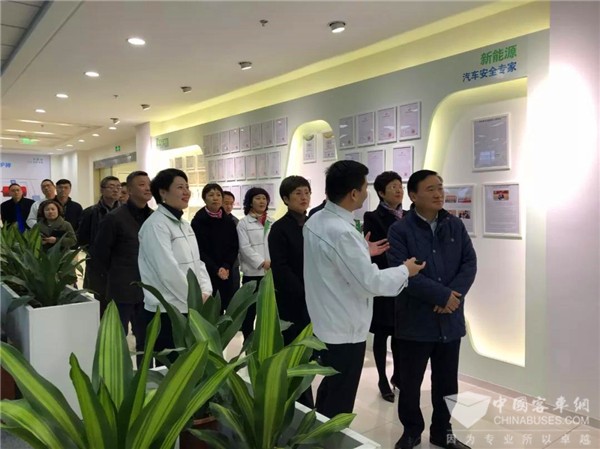 上海市委常委书记翁祖亮点评哲弗公司：小而有能量，大有作为！