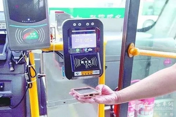 兰州公交集团：三个月后公交车全线扫码乘车