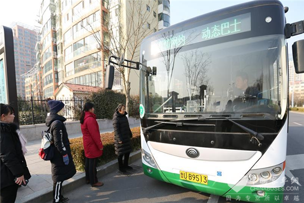 山东青岛：手机下单打“公交”